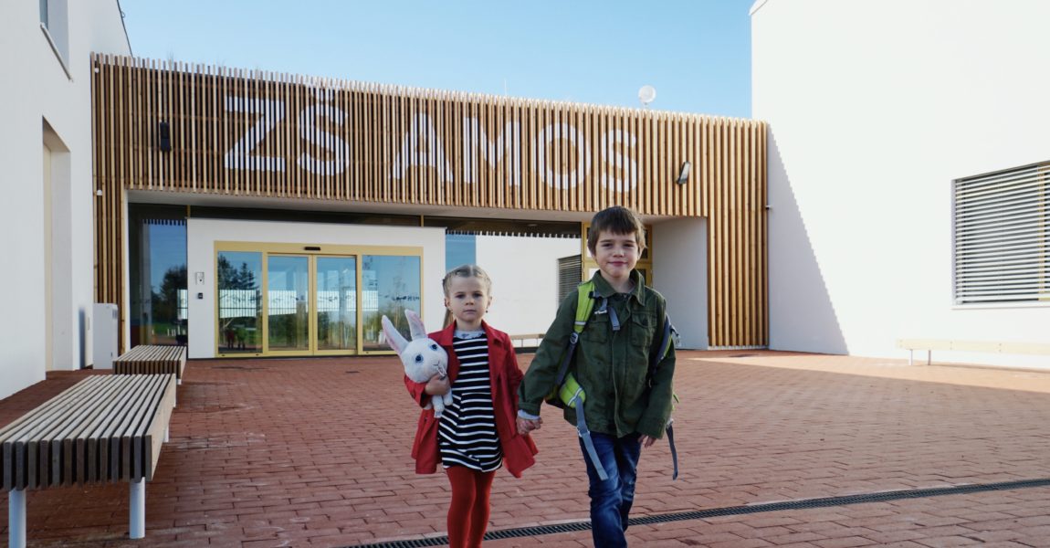 Nová škola ukazuje dětem kouzlo dřeva