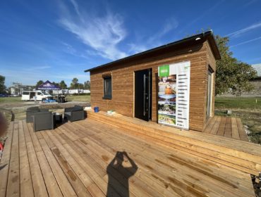 Tiny house s obkladem z thermo-borovice a modřínu v Hrobicích